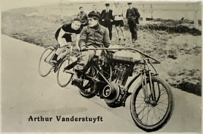 Arthur Vanderstuyft Postkarte 1906.jpg